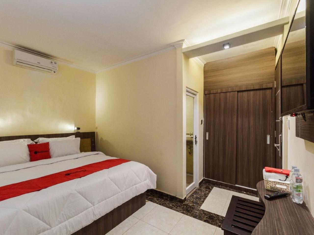Reddoorz Plus @ Boulevard Panakkukang Makassar Luaran gambar