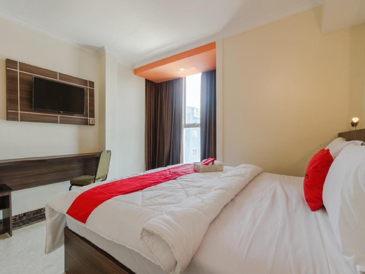 Reddoorz Plus @ Boulevard Panakkukang Makassar Luaran gambar