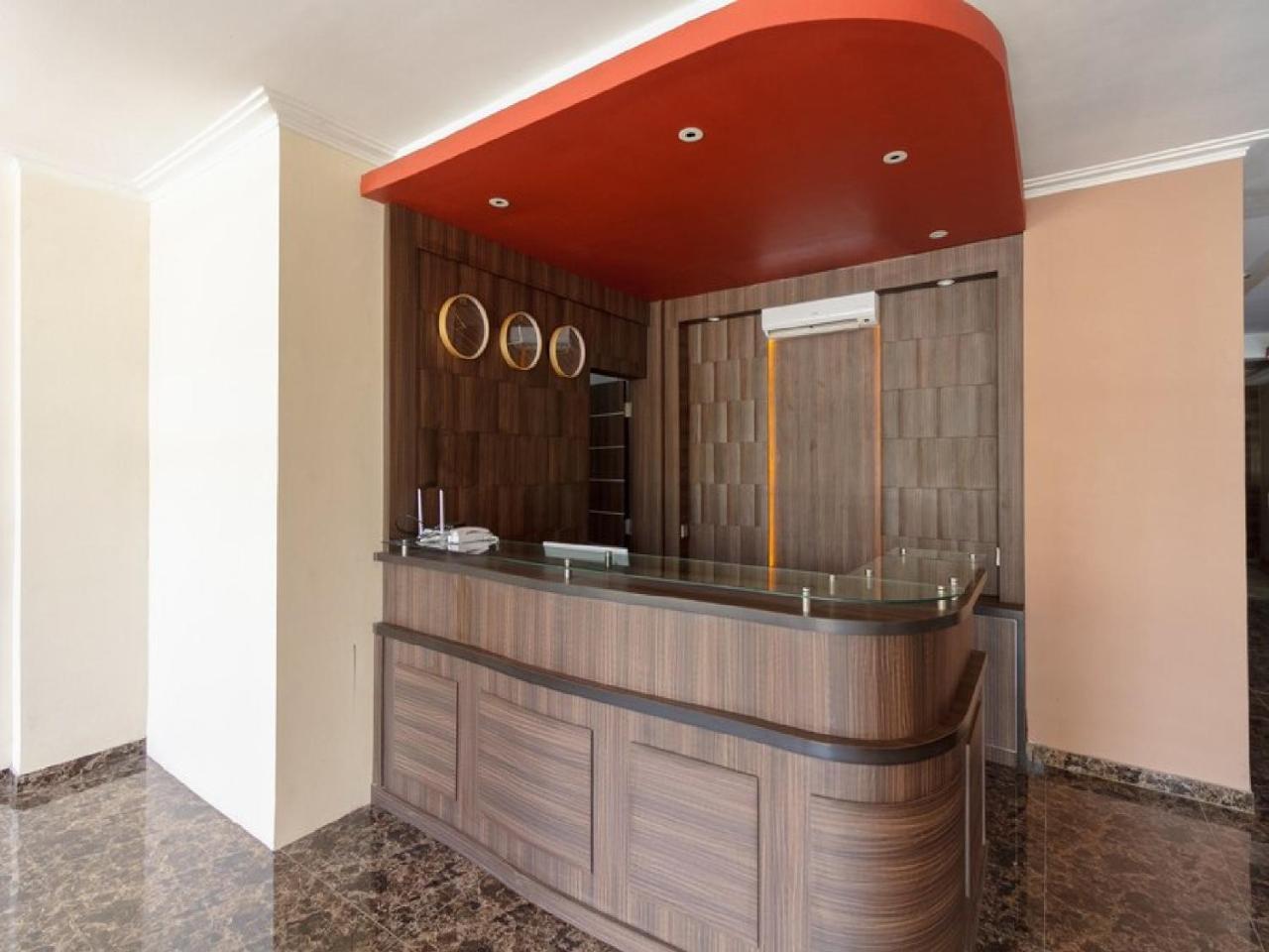 Reddoorz Plus @ Boulevard Panakkukang Makassar Luaran gambar