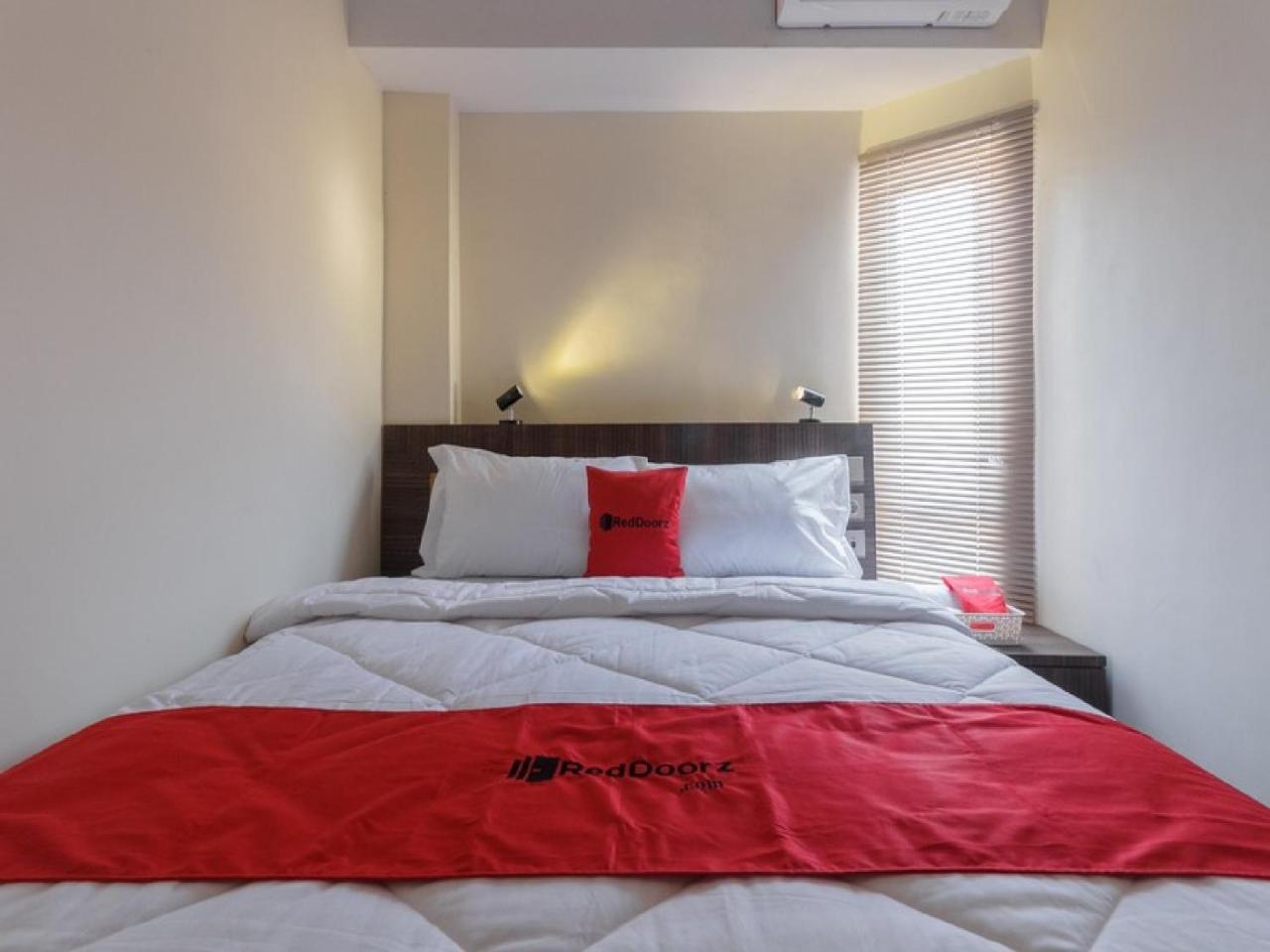 Reddoorz Plus @ Boulevard Panakkukang Makassar Luaran gambar