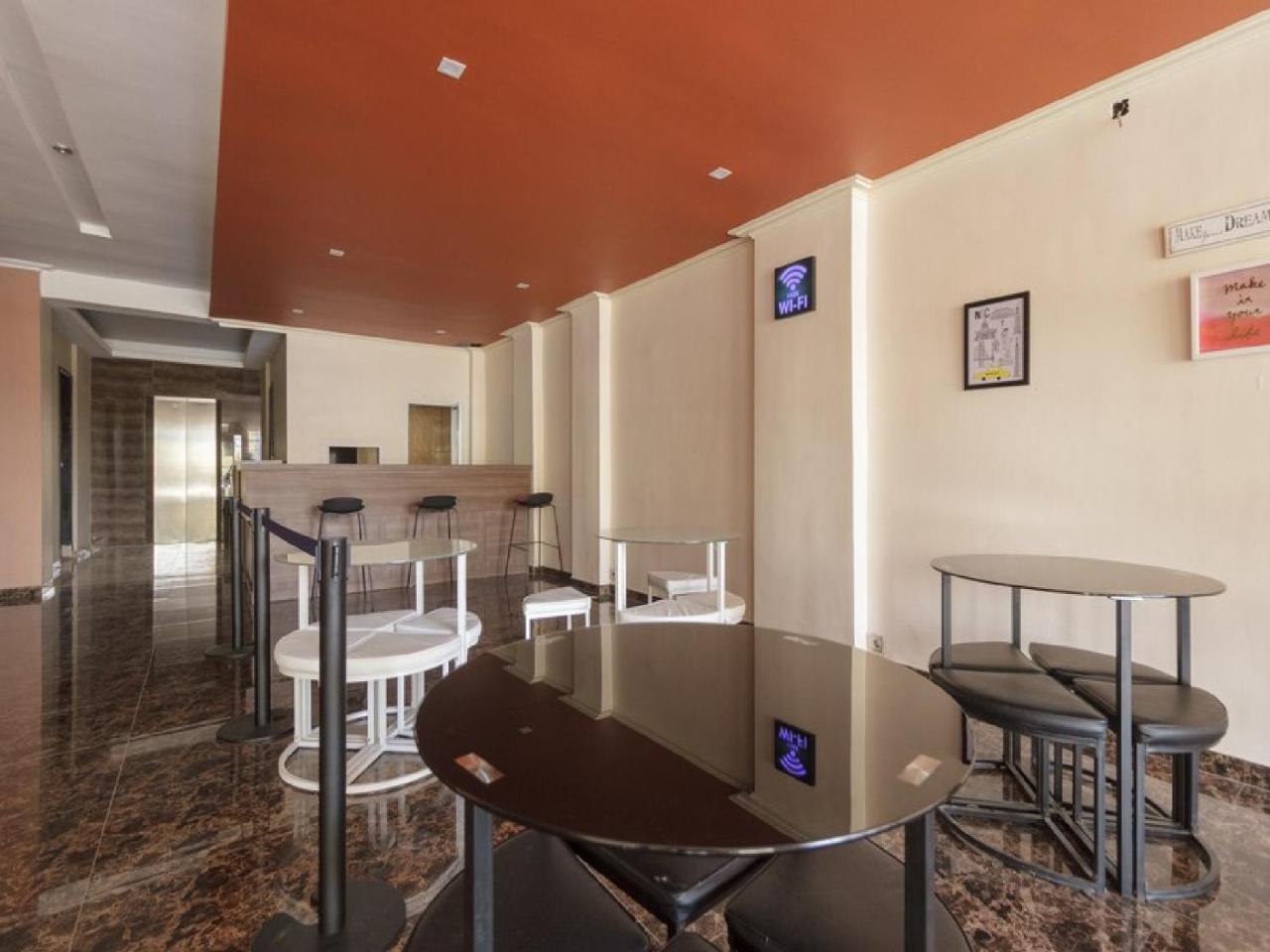 Reddoorz Plus @ Boulevard Panakkukang Makassar Luaran gambar
