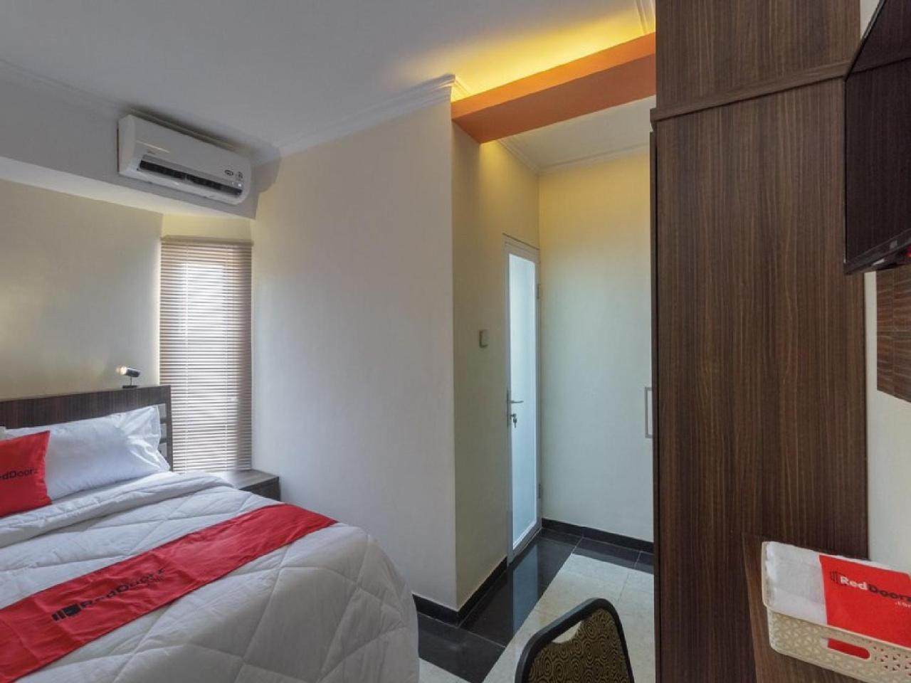 Reddoorz Plus @ Boulevard Panakkukang Makassar Luaran gambar