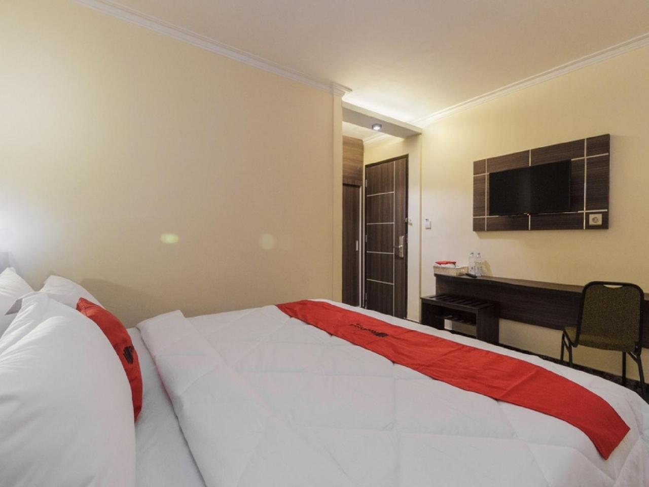 Reddoorz Plus @ Boulevard Panakkukang Makassar Luaran gambar