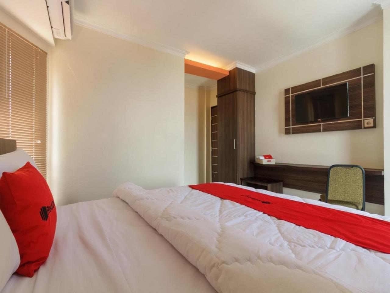 Reddoorz Plus @ Boulevard Panakkukang Makassar Luaran gambar